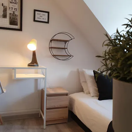 6 Pokoi Na Wajdeloty