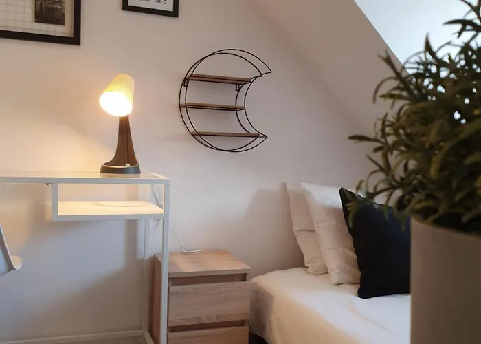 6 Pokoi Na Wajdeloty